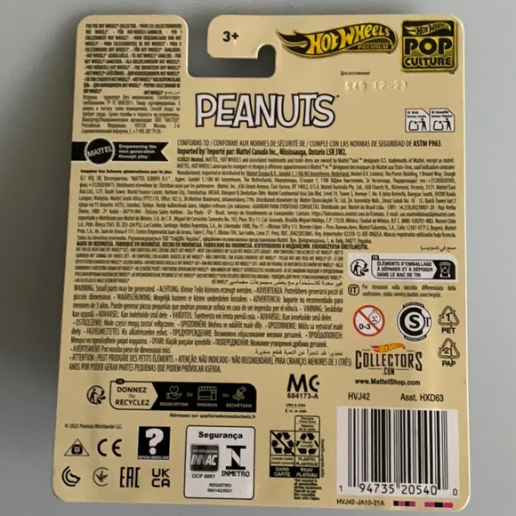 Hot Wheels Snoopy Car - Picture 2 of 3